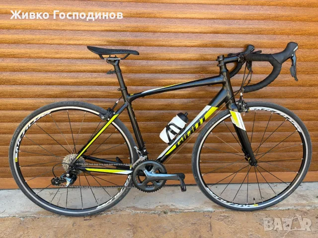 Шосеен велосиопед Giant Contend