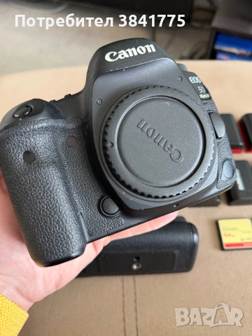 Canon 5D Mark IV с 6 батерии и грип, снимка 4 - Фотоапарати - 54617020