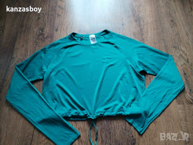 Gymshark SWEAT SEAMLESS LONG SLEEVE CROP - дамска фитнес блуза КАТО НОВА M, снимка 9 - Блузи с дълъг ръкав и пуловери - 53950296