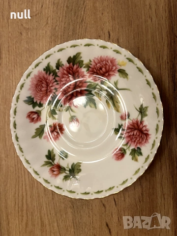 Чаша за чай/кафе Royal Albert November Flower of the Month, снимка 2 - Чаши - 54527440
