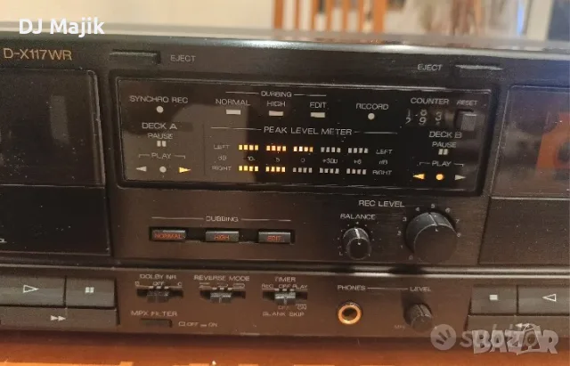 Продавам двукасетен рверсен касетен дек SANSUI D-X117WR