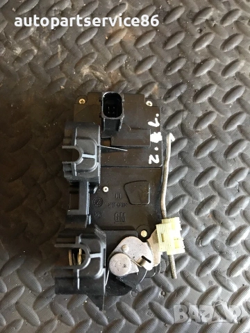 Брава заключващ механизъм за задна лява врата за Vauxhall Opel Vectra C (2002-2006) 13210762