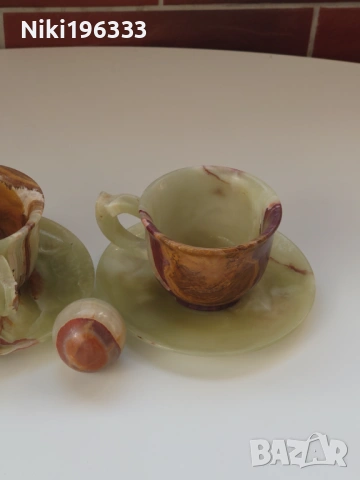 Красиви чаши от натурален оникс (Комплект с чинийки и топки), снимка 3 - Сервизи - 54177094