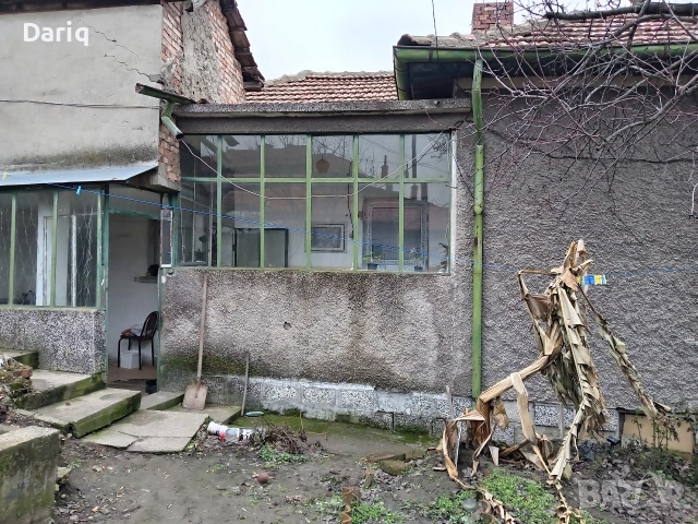 Продава се къща с гараж, снимка 3 - Къщи - 54142779