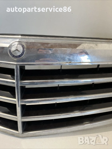 Хромирана емблема за предна решетка за Mercedes W212 2.2 CDI (2012), снимка 2 - Части - 55173575
