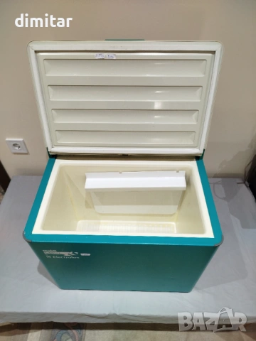 Хладилник MOBIL COOLER ELECTROLUX -12/220 V- gaz , снимка 2 - Хладилни чанти - 54680863