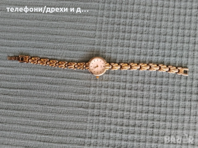 Позлатен дамски часовник Q&Q, снимка 2 - Дамски - 54779398