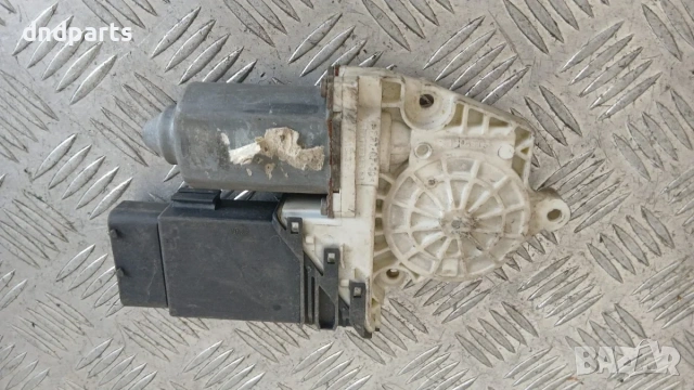 Моторче стъклоповдигач VW Golf 4 1999 (предно ляво) 101430203 05076220