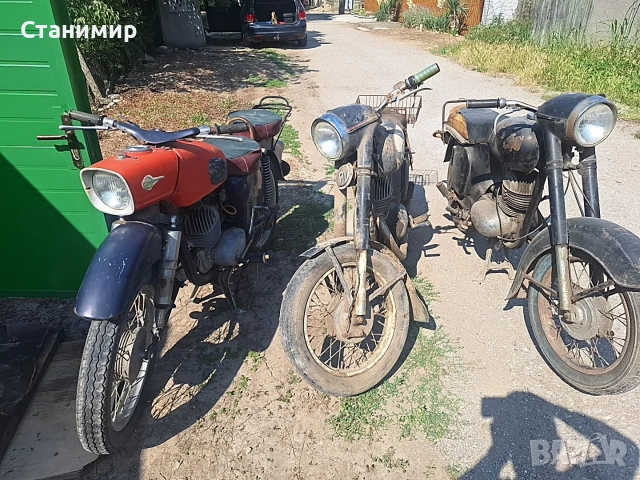 3 броя ретро мотори комплектни,без документи