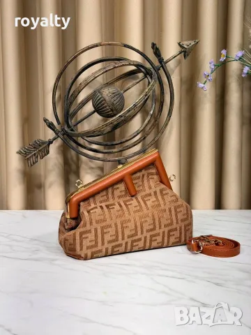 Fendi Нова Дамска Чанта Фенди Различни Цветове , снимка 12 - Чанти - 55316973