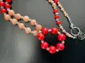 Колие от червени и прасковени мъниста., снимка 4
