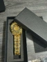 Продавам чисто нов механичен часовник, гравиран с метална каишка ., снимка 2