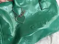 Зелена лачена оригинална чанта Gaudi, снимка 4