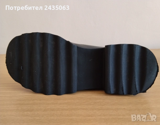 Продавам дамски обувки , снимка 4 - Дамски ежедневни обувки - 54449605