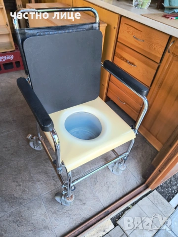 Инвалидна количка с тоалетна в Бургас за 20 евро , снимка 2 - Тоалетни столове - 54129873