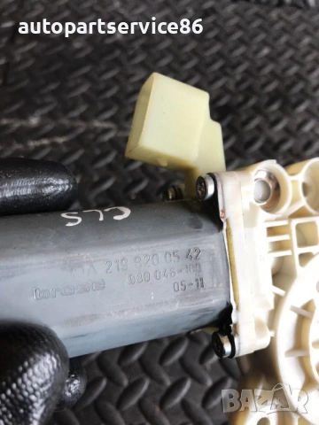 Мотор за стъкло на задна лява врата за Mercedes CLS W219 320 CDI (2005-2011) , снимка 2 - Части - 53960628