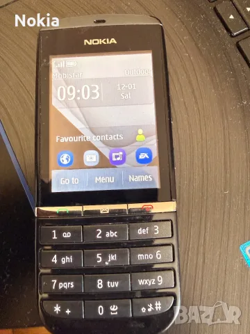 Nokia Asha 300 (познат още като Nokia 300 Touch and Type), пуснат на пазара през 2011 година