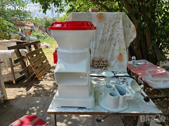 Зеленчукорезачка Професионална Трифазна със 10бр. Ножове Цена 400 Евро 