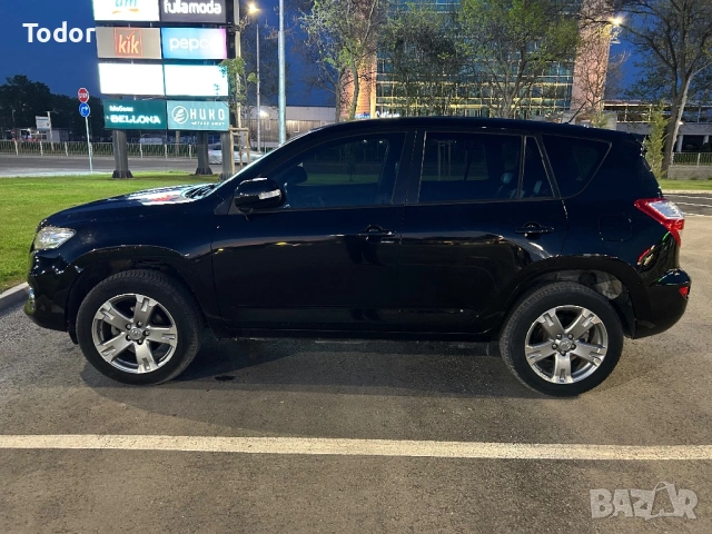 Toyota RAV4 2.2D 4x4 AC, снимка 2 - Автомобили и джипове - 54251205