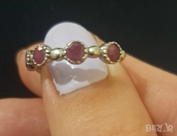 Сребърен комплект с рубини, снимка 2 - Бижутерийни комплекти - 54011927