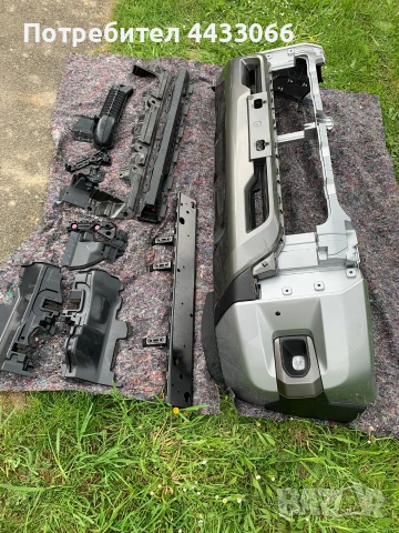 Toyota Hilux Invincible предна броня комплект , снимка 2 - Части - 54273472