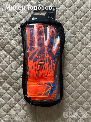 Вратарски ръкавици REUSCH Attrakt 8.5, снимка 4 - Футбол - 54649320