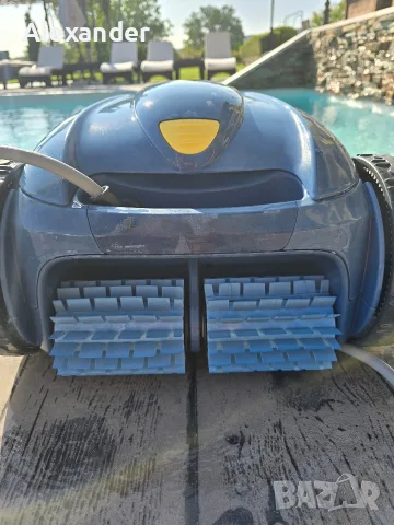 Zodiac Vortex robotic pool cleaner, likely the OV 5300, снимка 5 - Басейни и аксесоари - 55388773