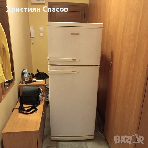 Продавам запазен хладилник "Беко" 
