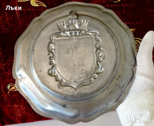 Калаена чиния Замък,Щит,орнаменти,калаена сватба. , снимка 3 - Антикварни и старинни предмети - 55352050