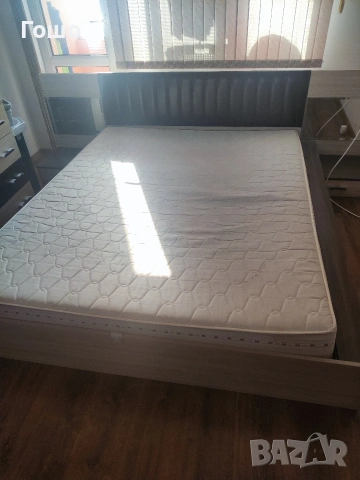 Спалня с матрак и нощни шкафчета , снимка 3 - Спални и легла - 54241894