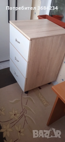 Продавам шкаф с 3чекмеджета, снимка 2 - Шкафове - 54142176
