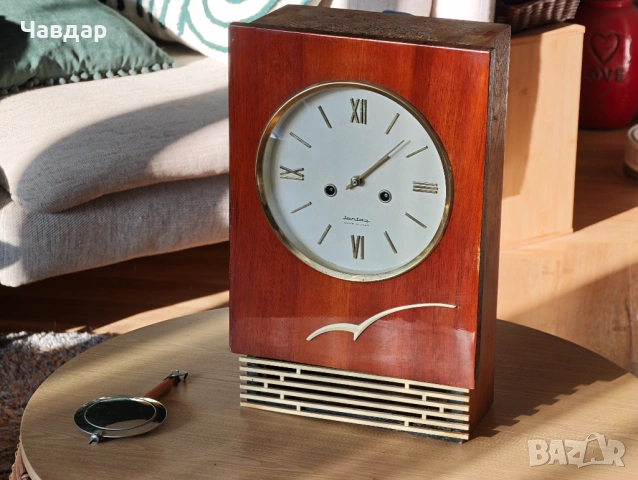 Антикварен стенен часовник Янтар от СССР