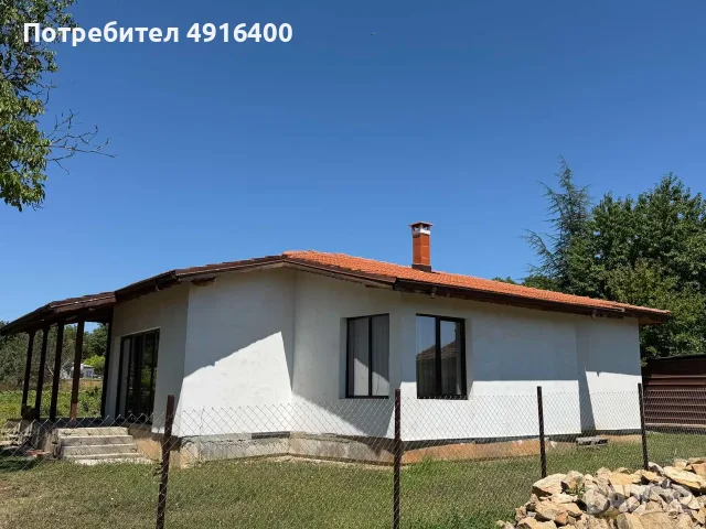 Продава се просторна едноетажна къща с РЗП 136 кв.м, разположена в с. Яворово, област Стара Загора