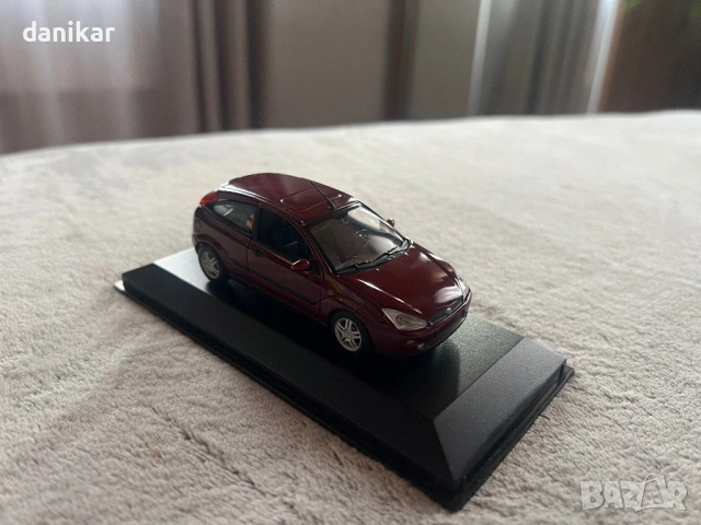Ford Focus метална количка, мащаб 1:43, Minichamps, снимка 5 - Колекции - 54072235