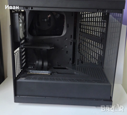 Кутия Hyte y40 Black, снимка 7 - Други - 53985846