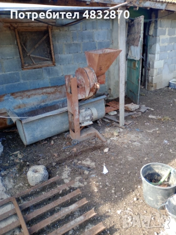 Продавам доилен агрегат,ярмомелка и малък плуг, снимка 4 - Крави - 54610972