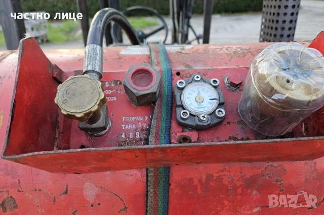 продавам Мотокар Hyster 5.5т газ , вдига на 6.2м, снимка 9 - Индустриална техника - 52793032