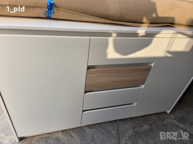 Шкаф /скрин бял