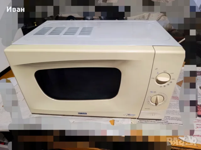 Микровълнова печка с грил Zanussi