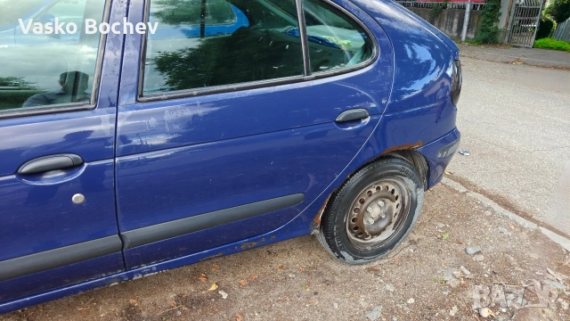 Renault Megan 1.6, снимка 14 - Автомобили и джипове - 54901281