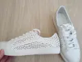 Чудесни бели спортни кецове със сребристо, снимка 1