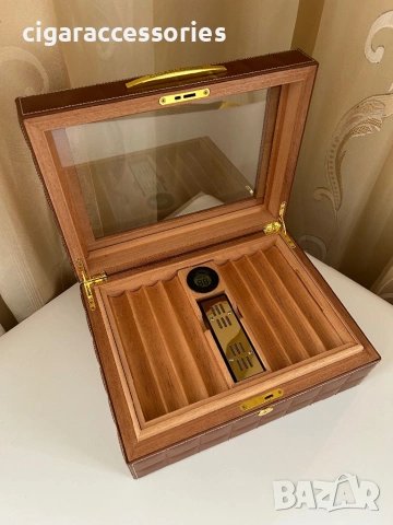 Хумидор за 50 пури – кедър, кожа, стъкло, дигитален хигрометър, снимка 3 - Табакери - 54061129