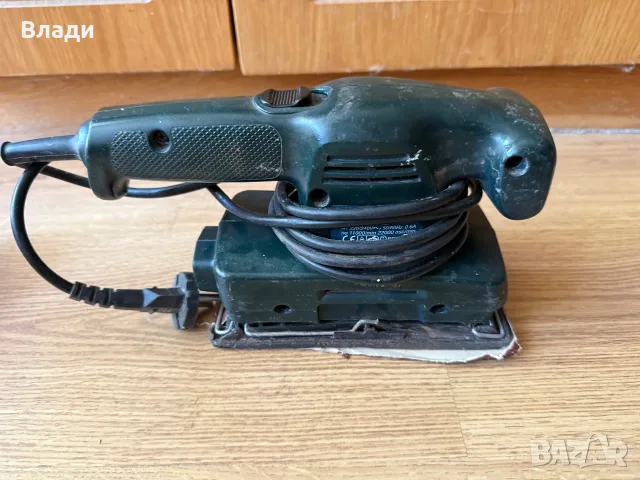 Шлайфмашина Black&Decker, снимка 2 - Шлайфмашини - 55294341