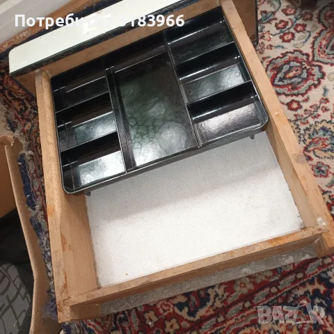 каса сейф. дървено чекмедже с кутия за монети , снимка 5 - Антикварни и старинни предмети - 55361768