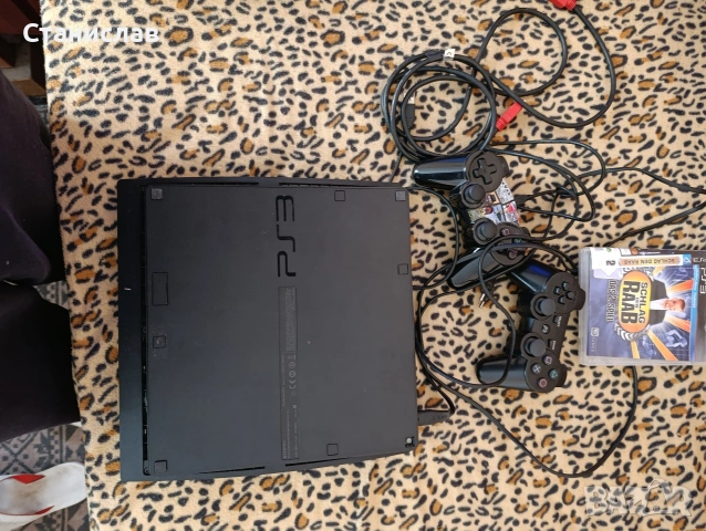 Продавам Плейстейшън 3 Slim