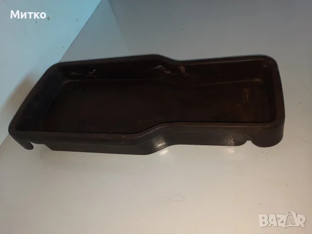 Бакелитова централна конзола/централно отделение за съхранение Мерцедес W111 220S Mercedes Benz W111, снимка 4 - Части - 55681710