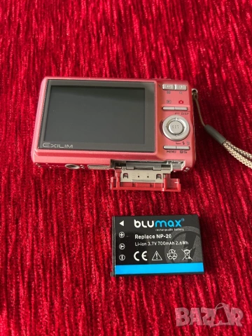 Цифров фотоапарат Casio Exilim , снимка 3 - Фотоапарати - 54626615