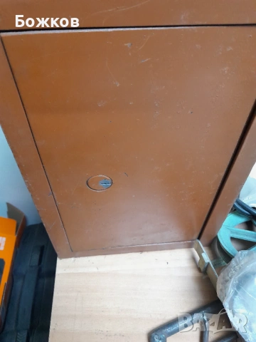 Метална каса