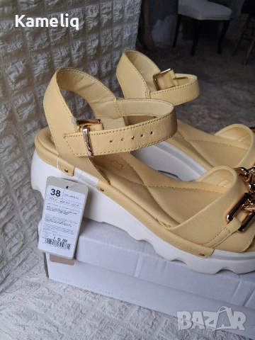 НОВИ Кожени сандали Lasocki, снимка 3 - Сандали - 54032642