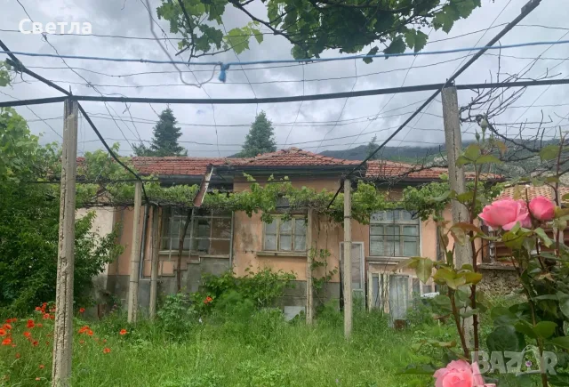 Продавам къща в гр.Карлово,кв.Сушица